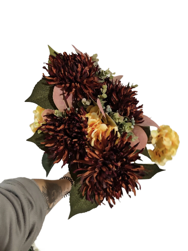 Dirbtinių gėlių puokštė