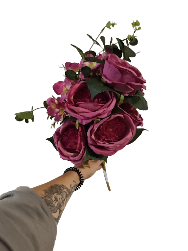 Dirbtinių gėlių puokštė