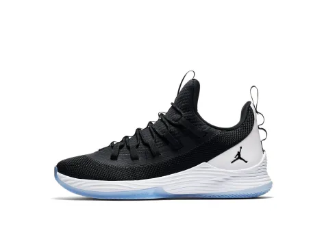 Jordan Ultra Fly 2 black White Basketball Shoe