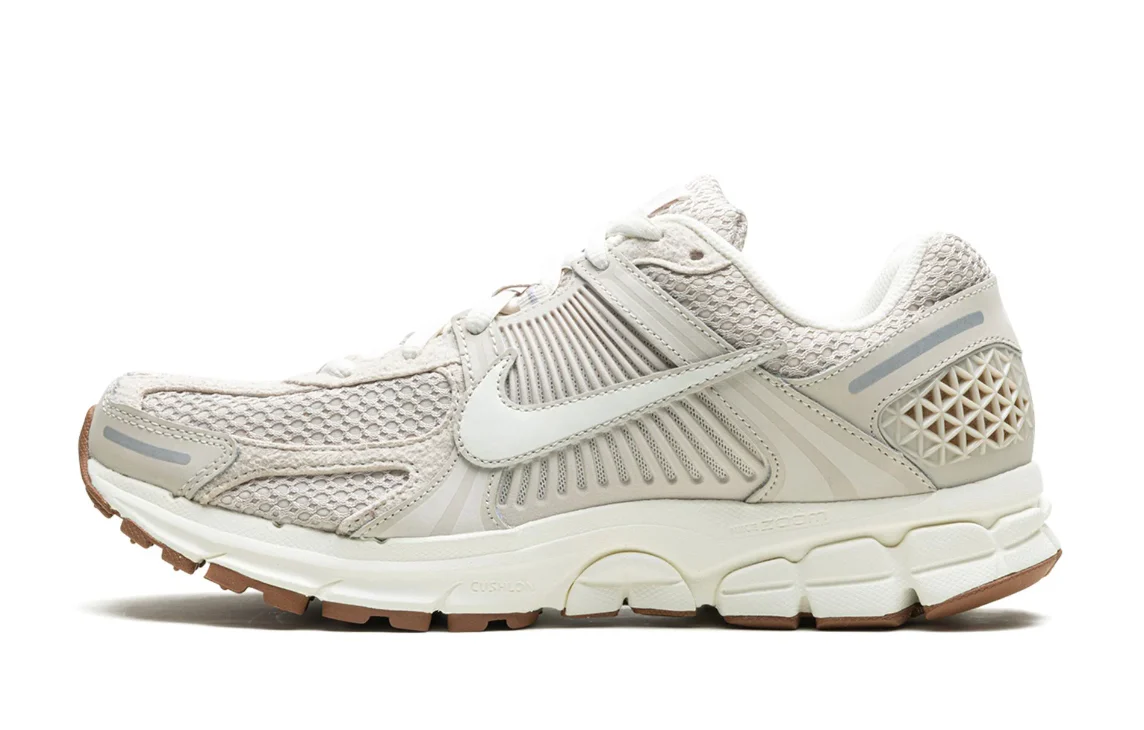 Nike Zoom Vomero 5 PALE IVORY Sail