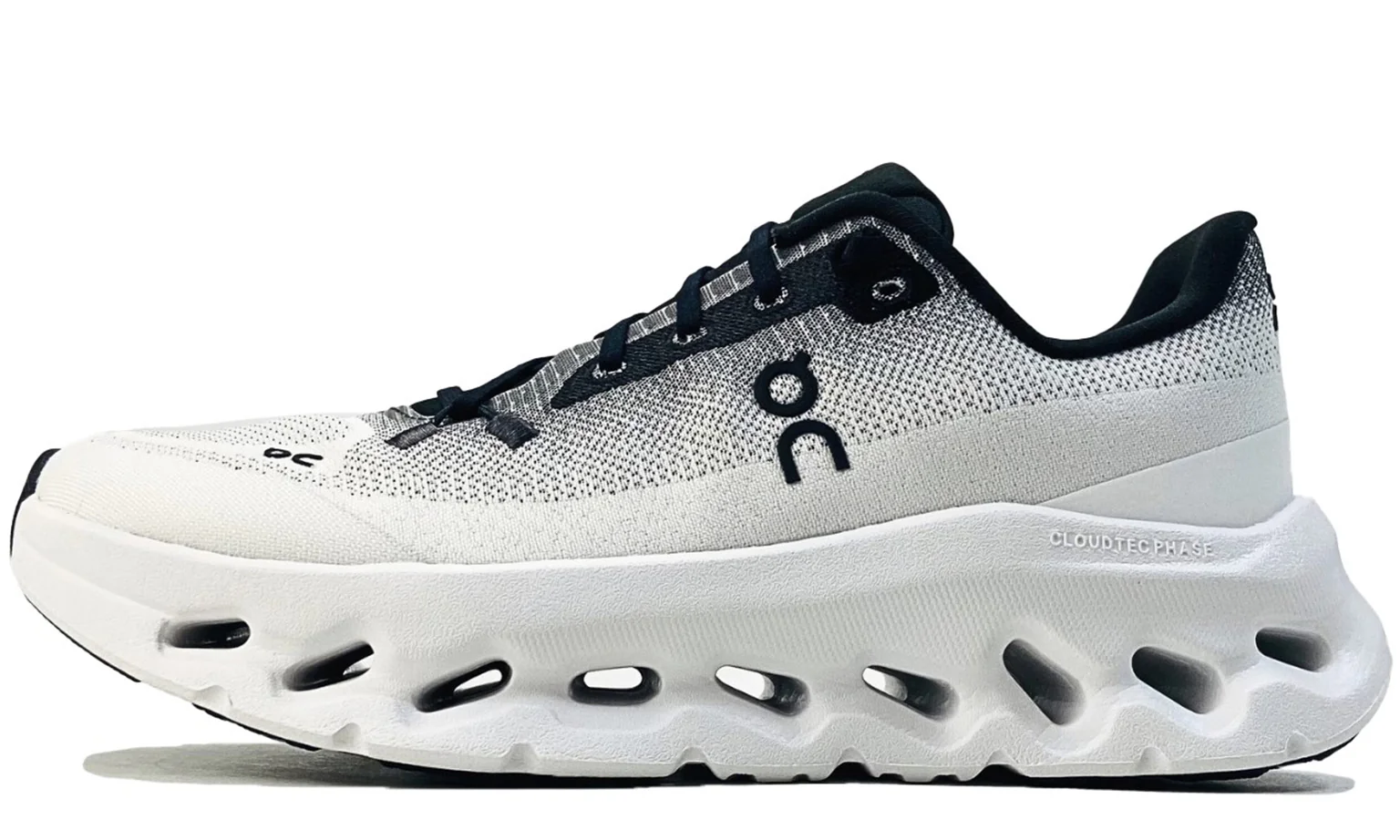 On CloudTilt Black Ivory