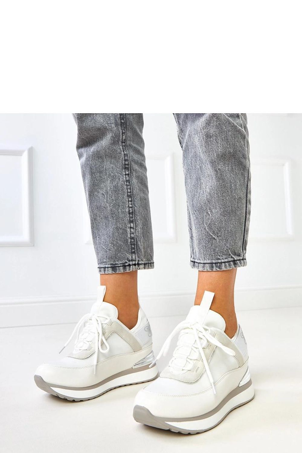 Tênis branco feminino