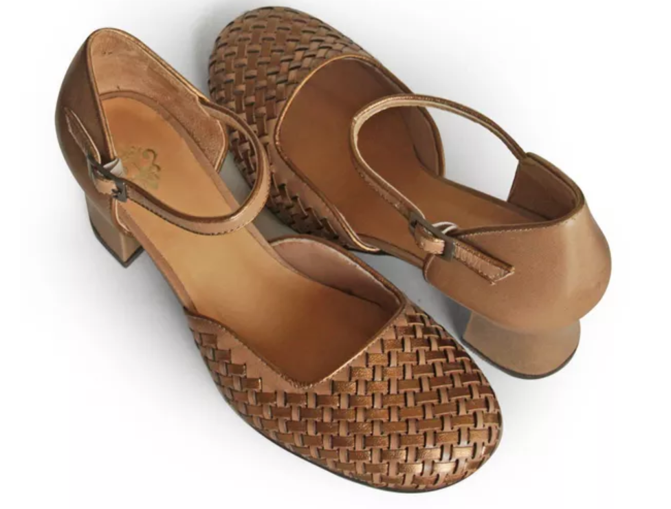 Sandália em Couro com Tressê Artesanal 