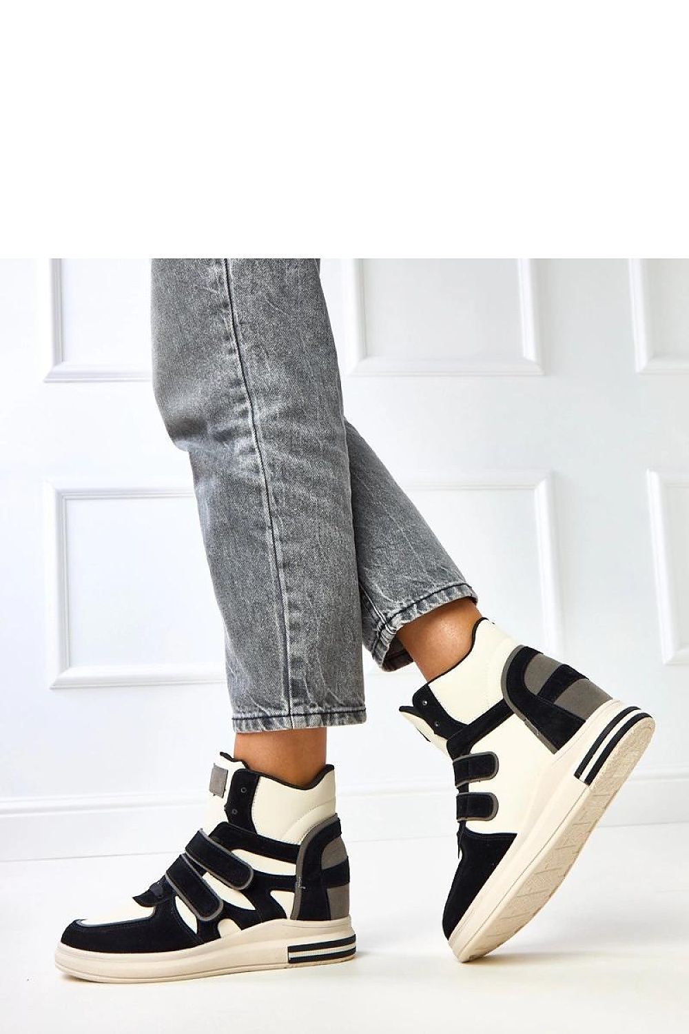 Tênis esportivo moderno