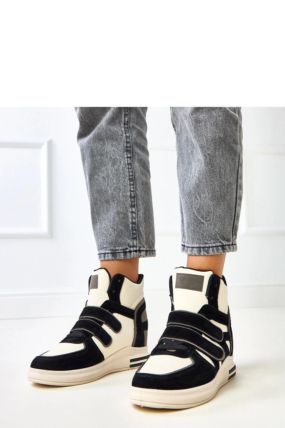 Tênis esportivo moderno