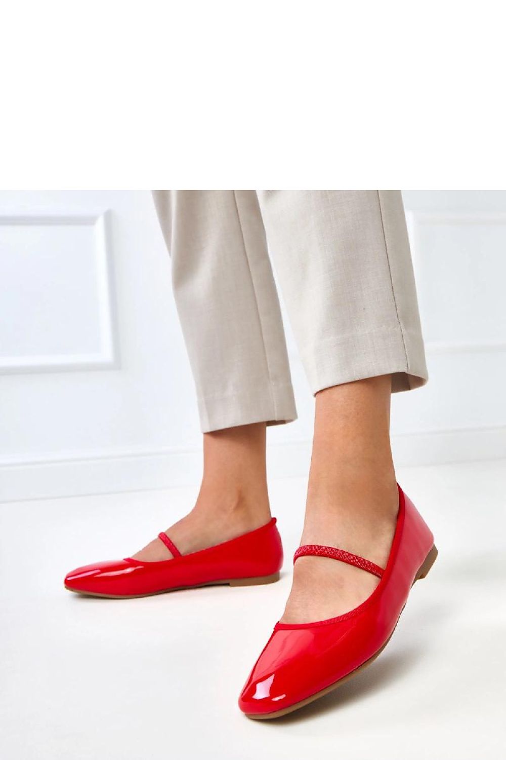 Sapatos vermelhos femininos