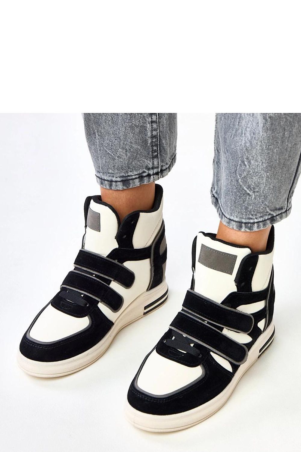 Tênis esportivo moderno