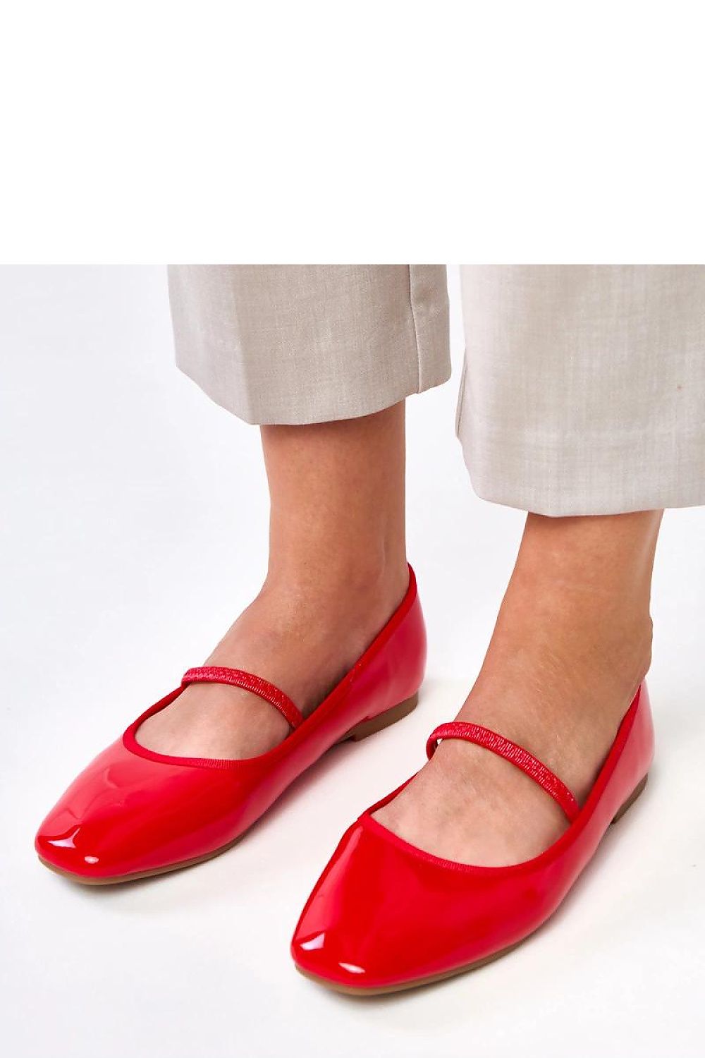 Sapatos vermelhos femininos