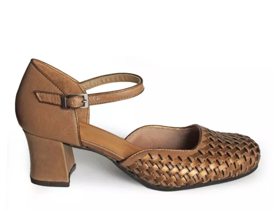 Sandália em Couro com Tressê Artesanal 