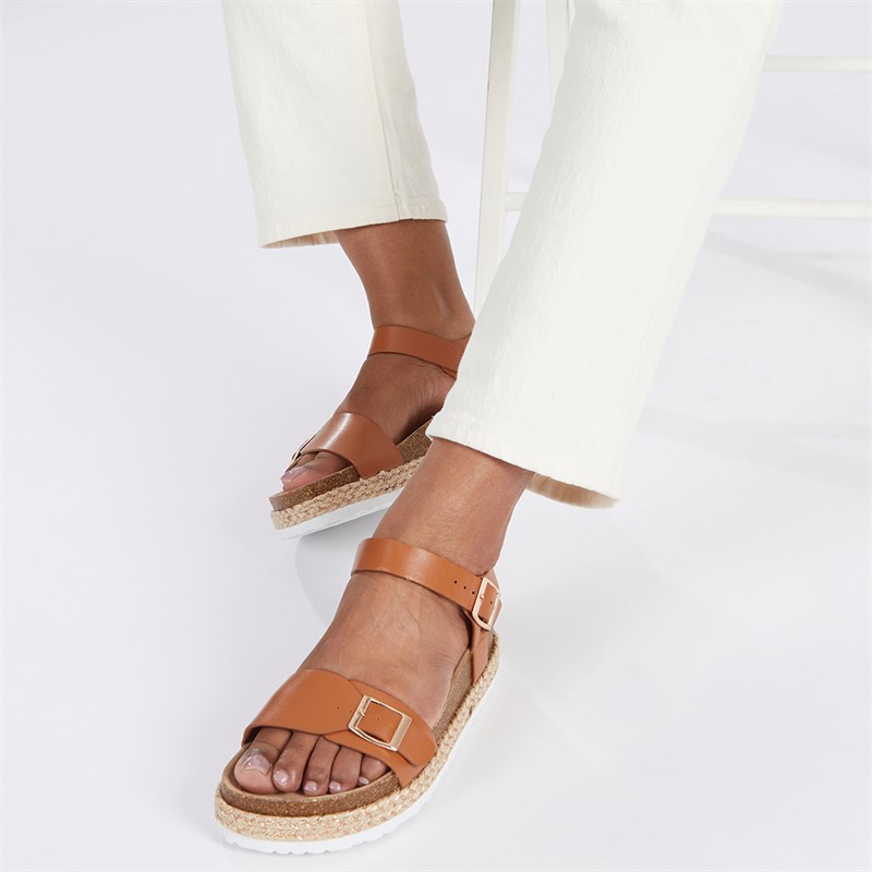 Sandálias de couro marrom