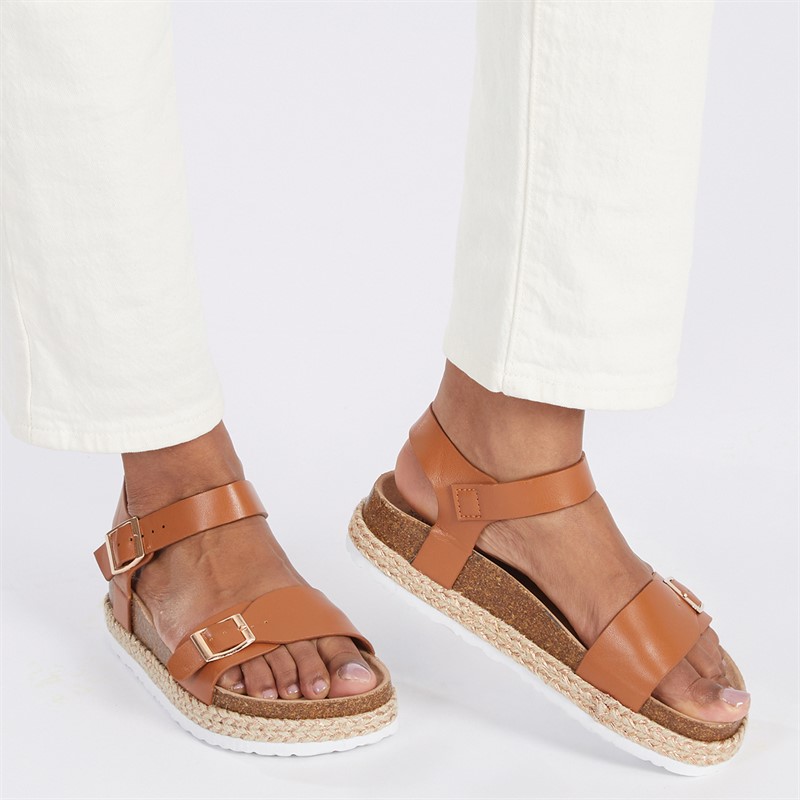 Sandálias de couro marrom