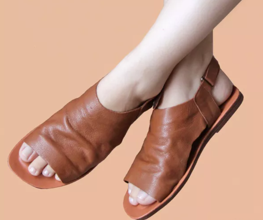 Sandália de couro feminina modelo vintage retro