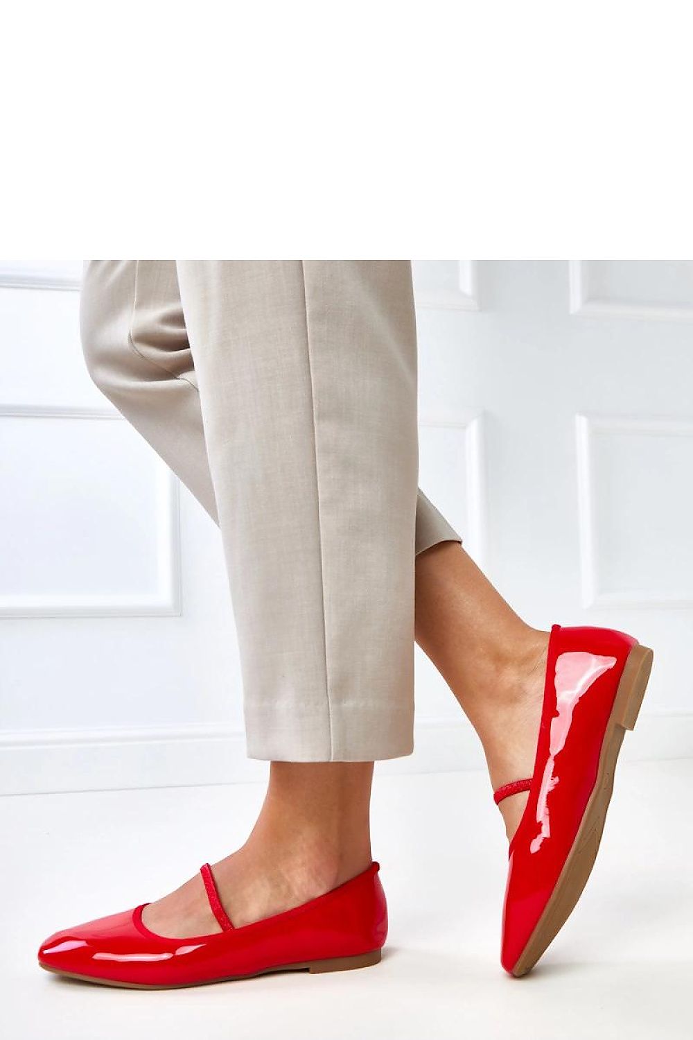 Sapatos vermelhos femininos