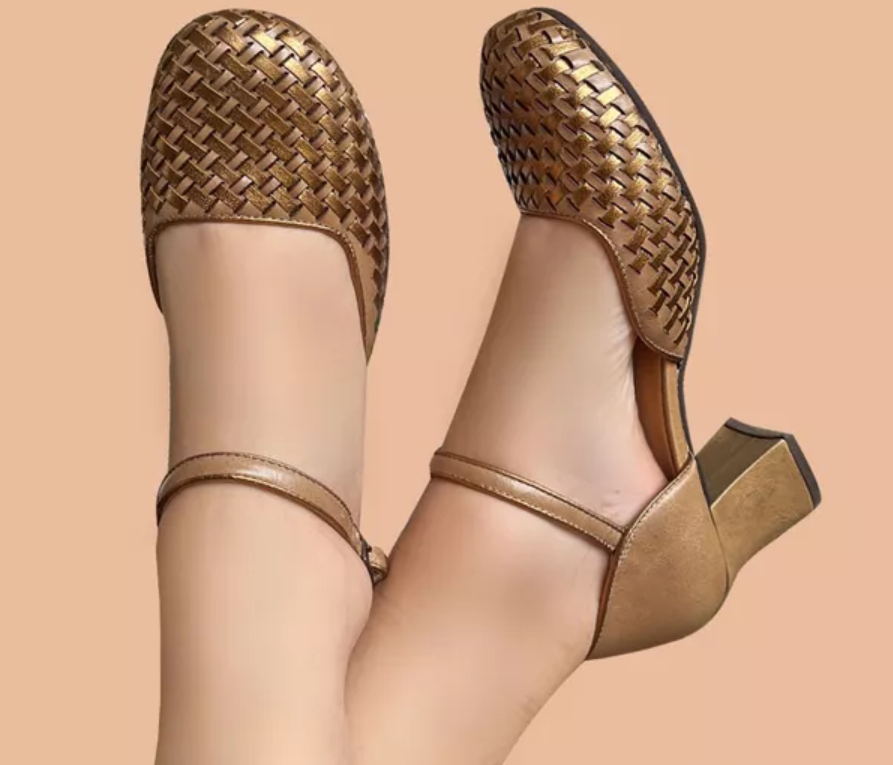 Sandália em Couro com Tressê Artesanal 