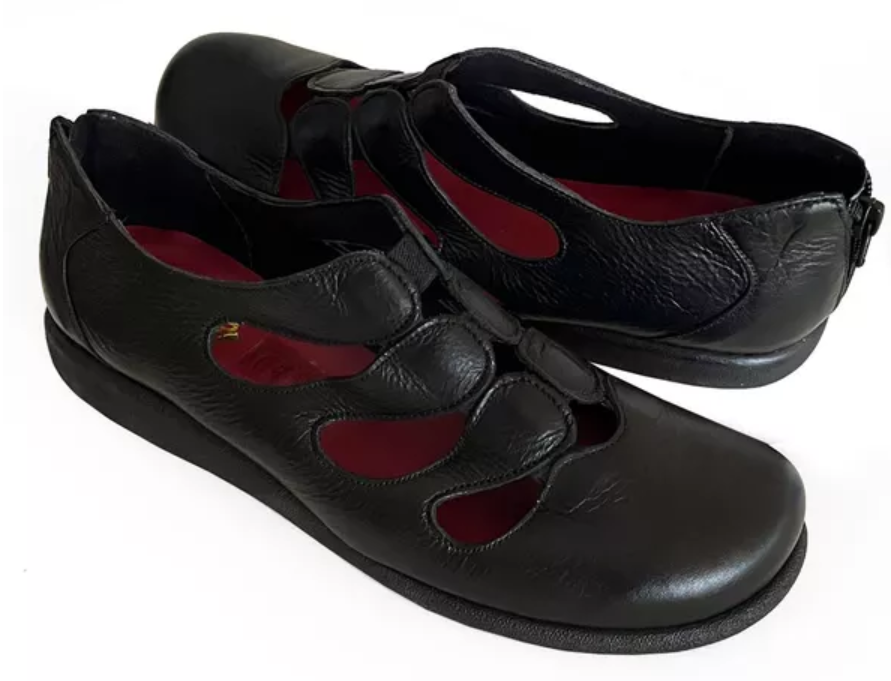 A sapatilha Noveau Comfort retrô  feita à mão  com design vintage