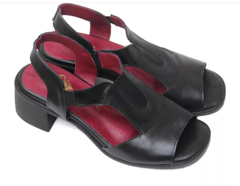 Sandálias femininas de couro preto