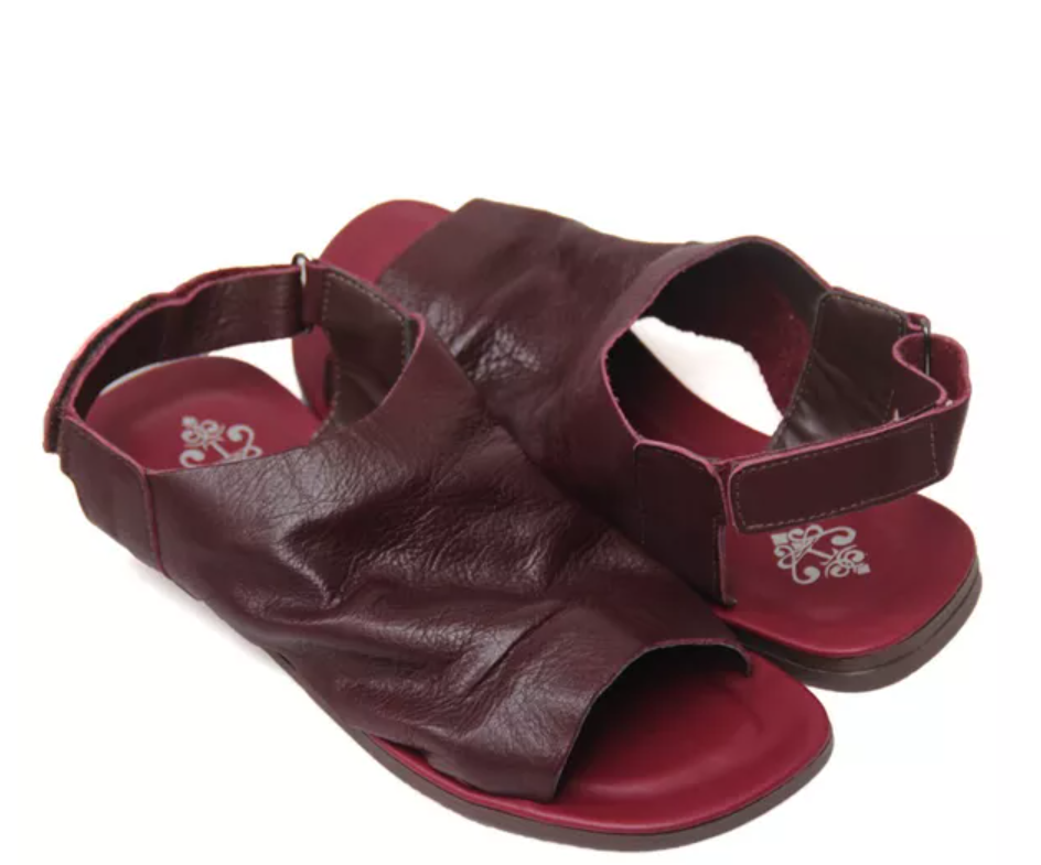 Sandália de couro feminina modelo vintage retro