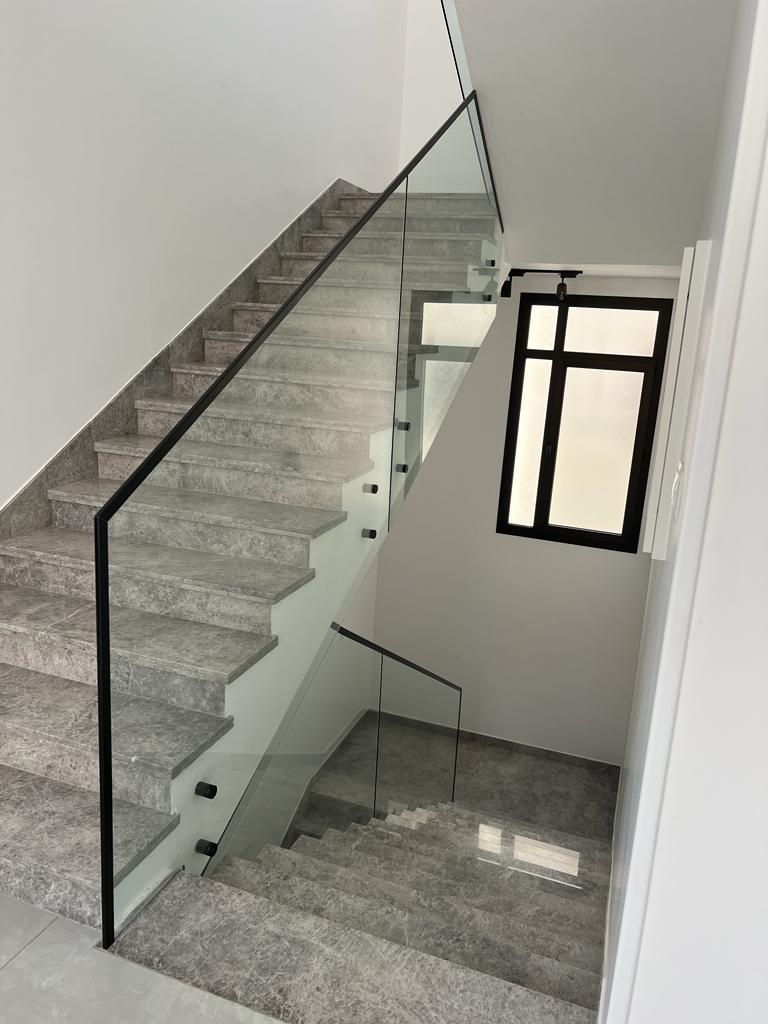 زجاج سيكوريت