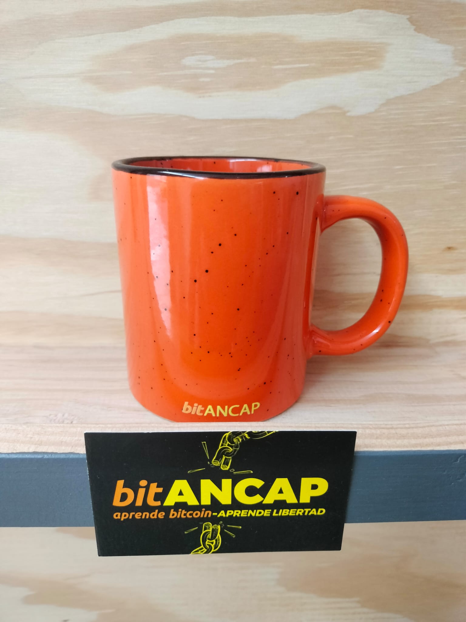 Taza Bitcoin con alas