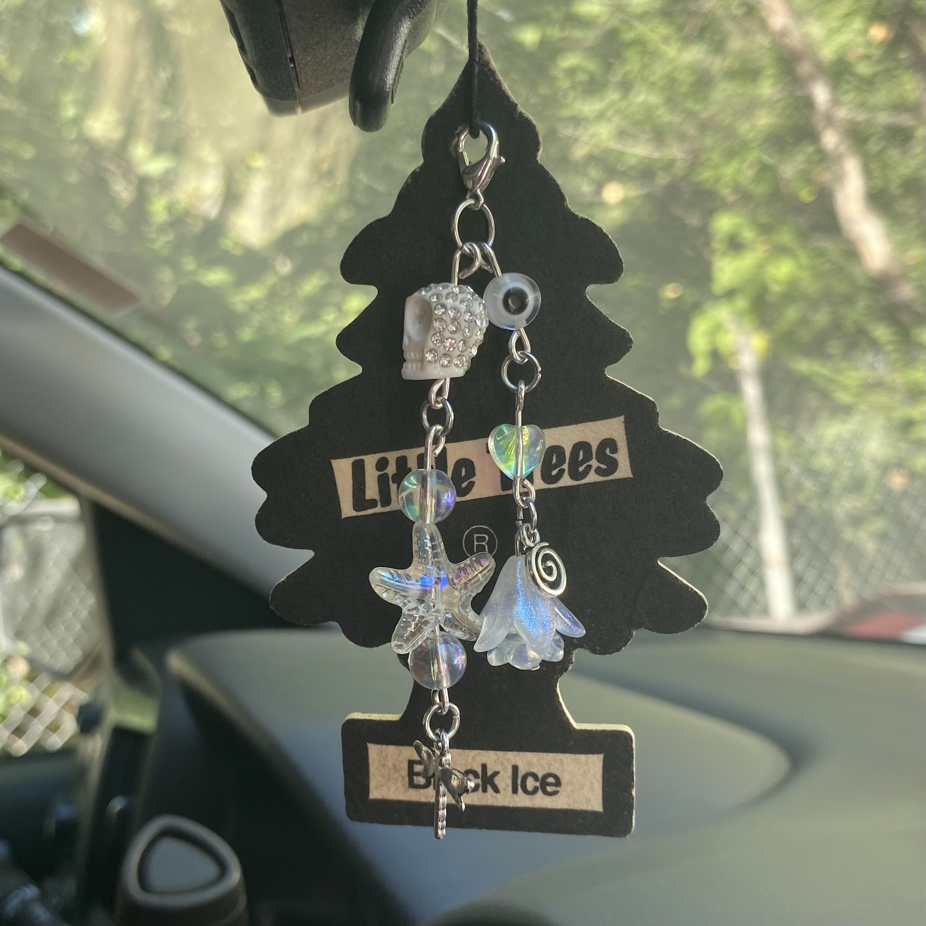 La Niña Transparente/Transparent Santa Muerte Charm