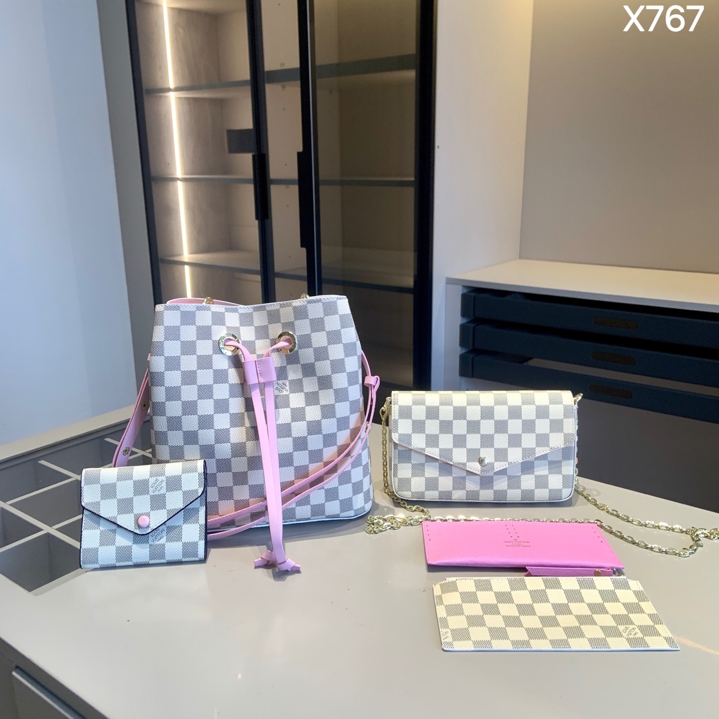 Checkered Pattern Designer Bag Set