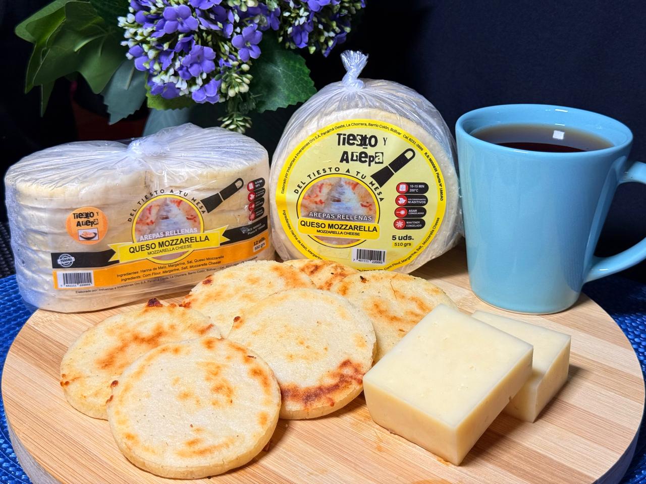 Arepas rellenas de Queso mozarela