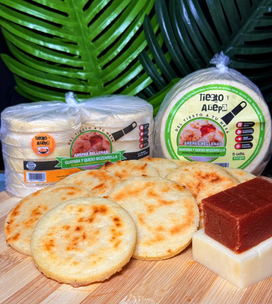 Arepas Rellenas de Guayaba Y Queso mozarela