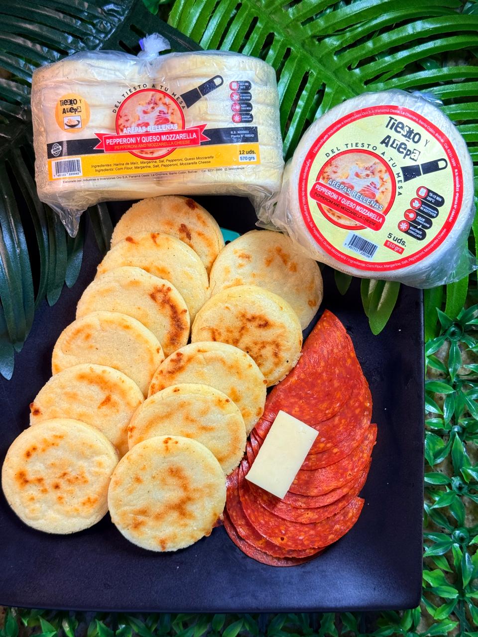 Arepas rellenas de peperoni y Queso mozarela