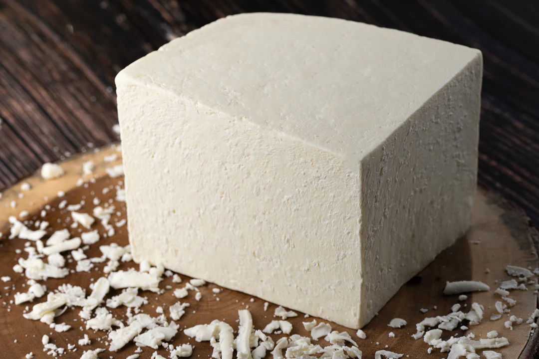 QUESO SEMIDURO salado 