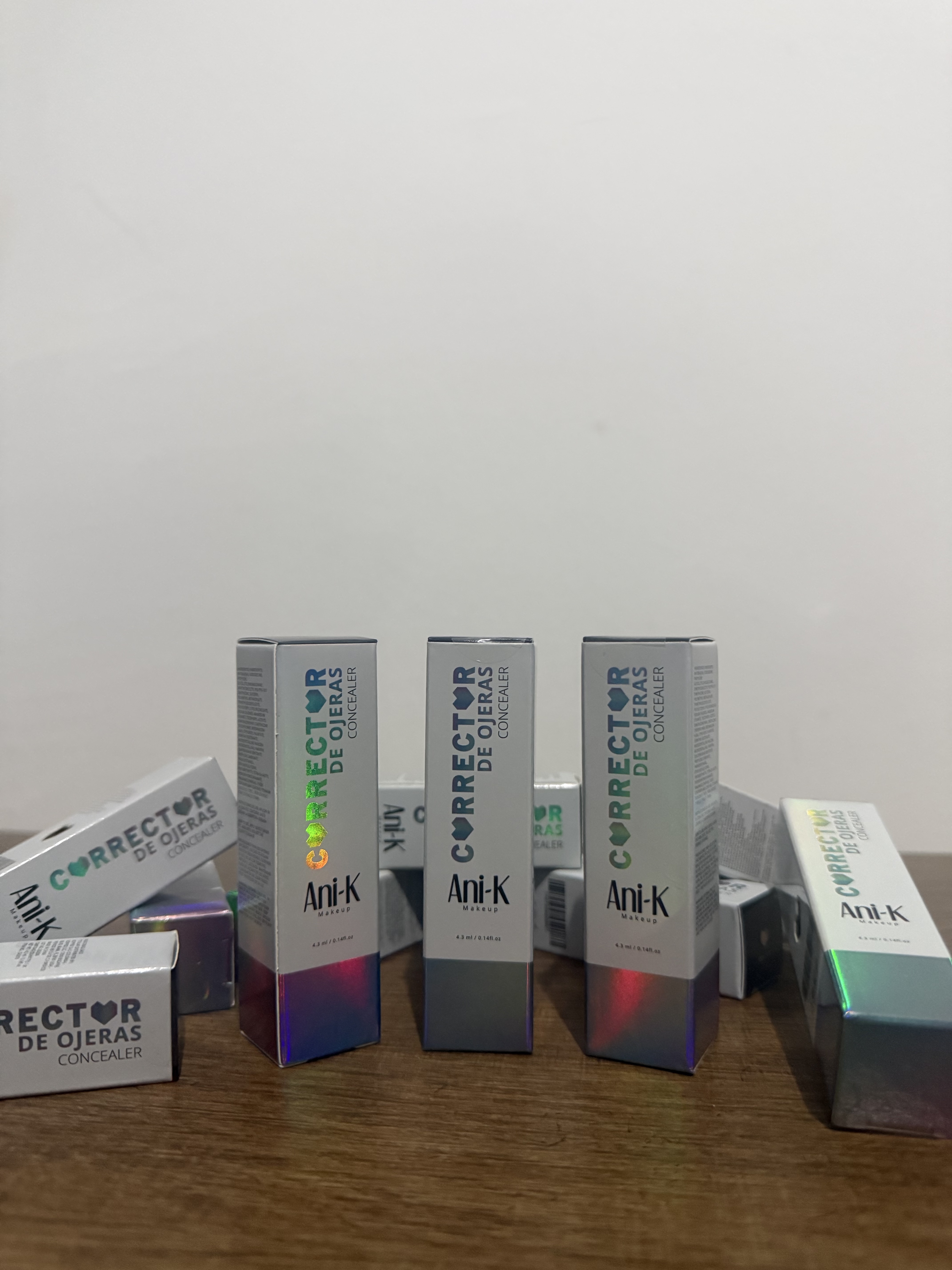 Corrector de ojeras Ani-K