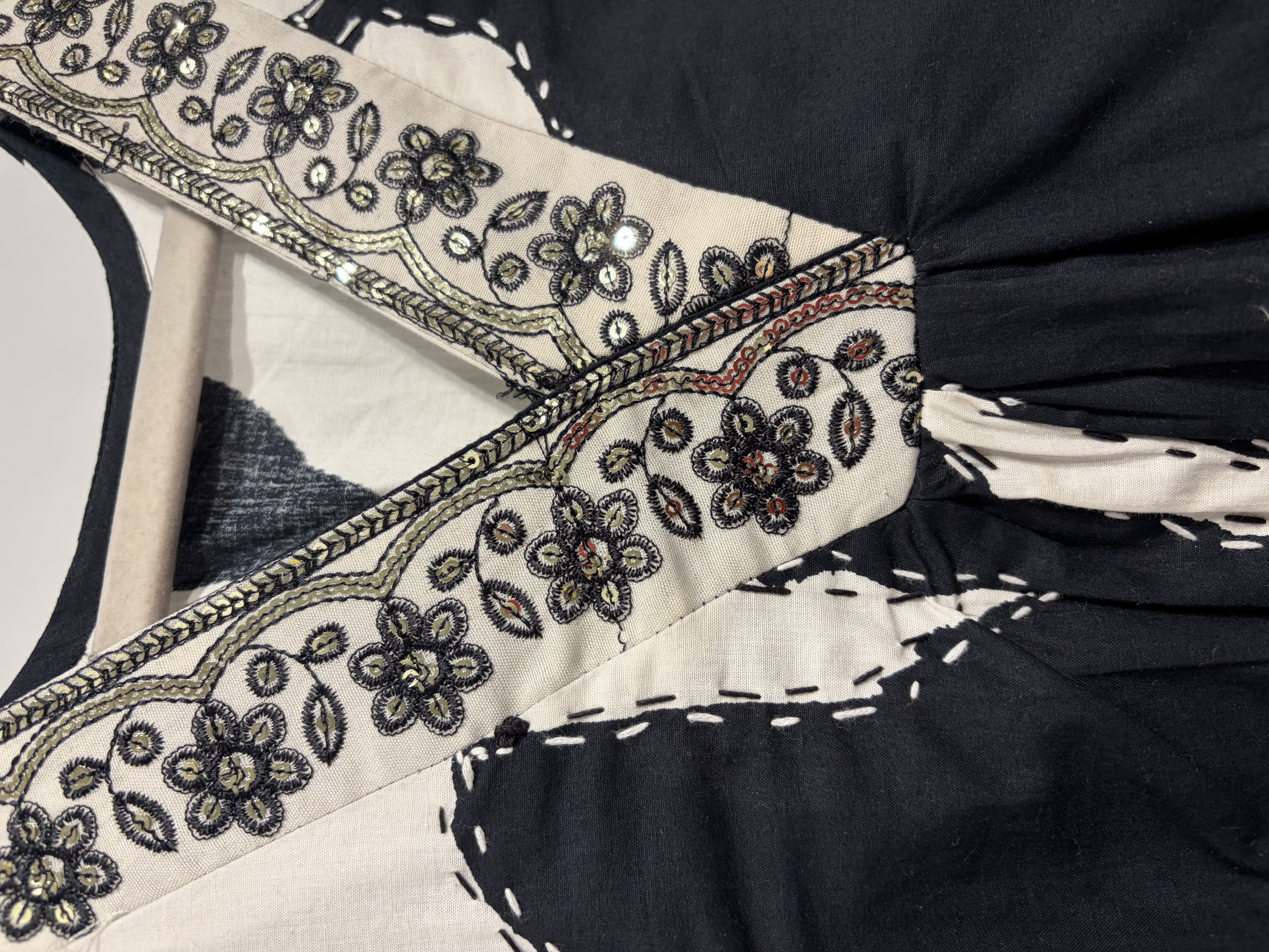 Black and White Abstract A Line Pattern Suit