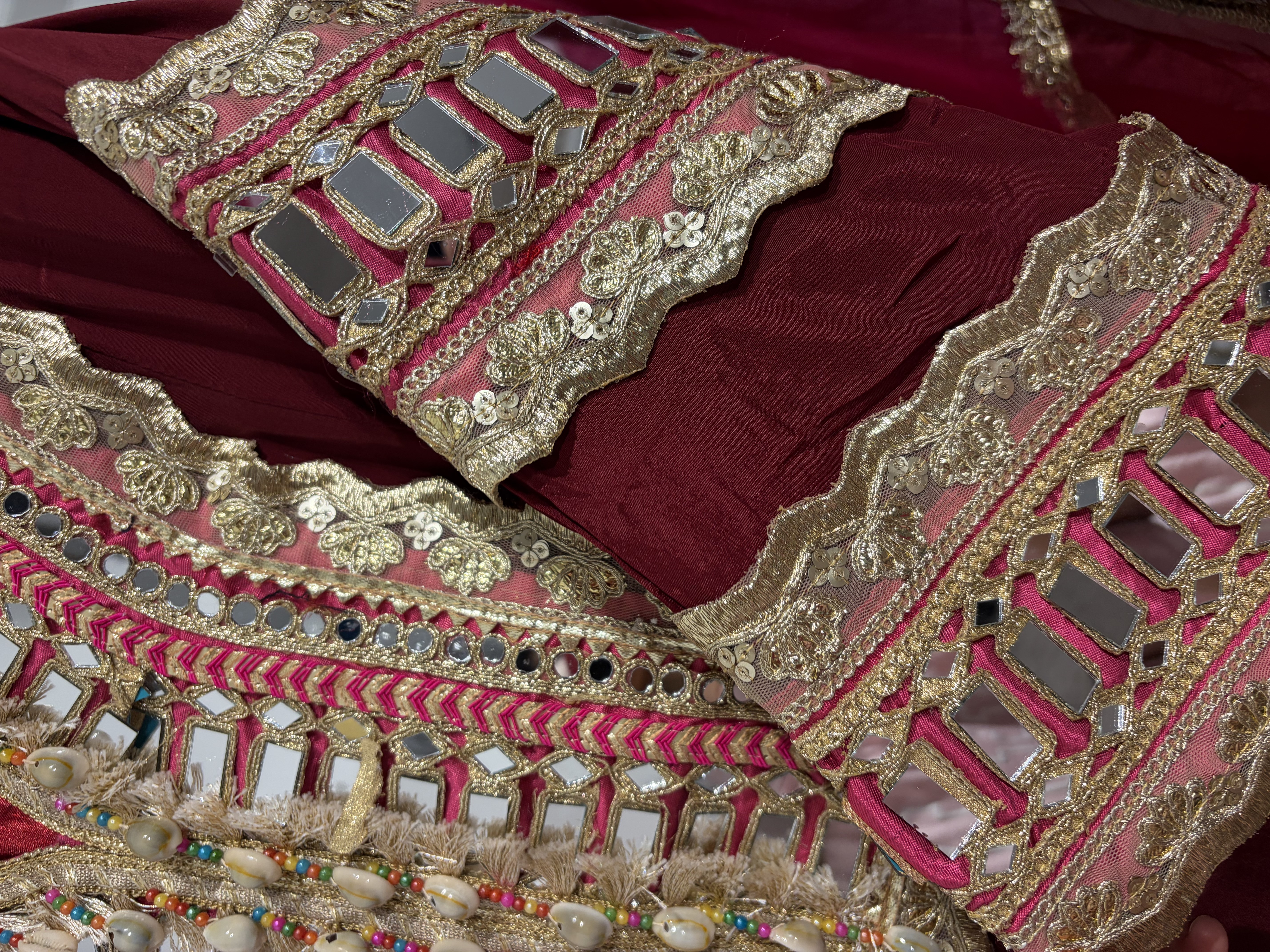 Raya- Mirror maroon short four piece