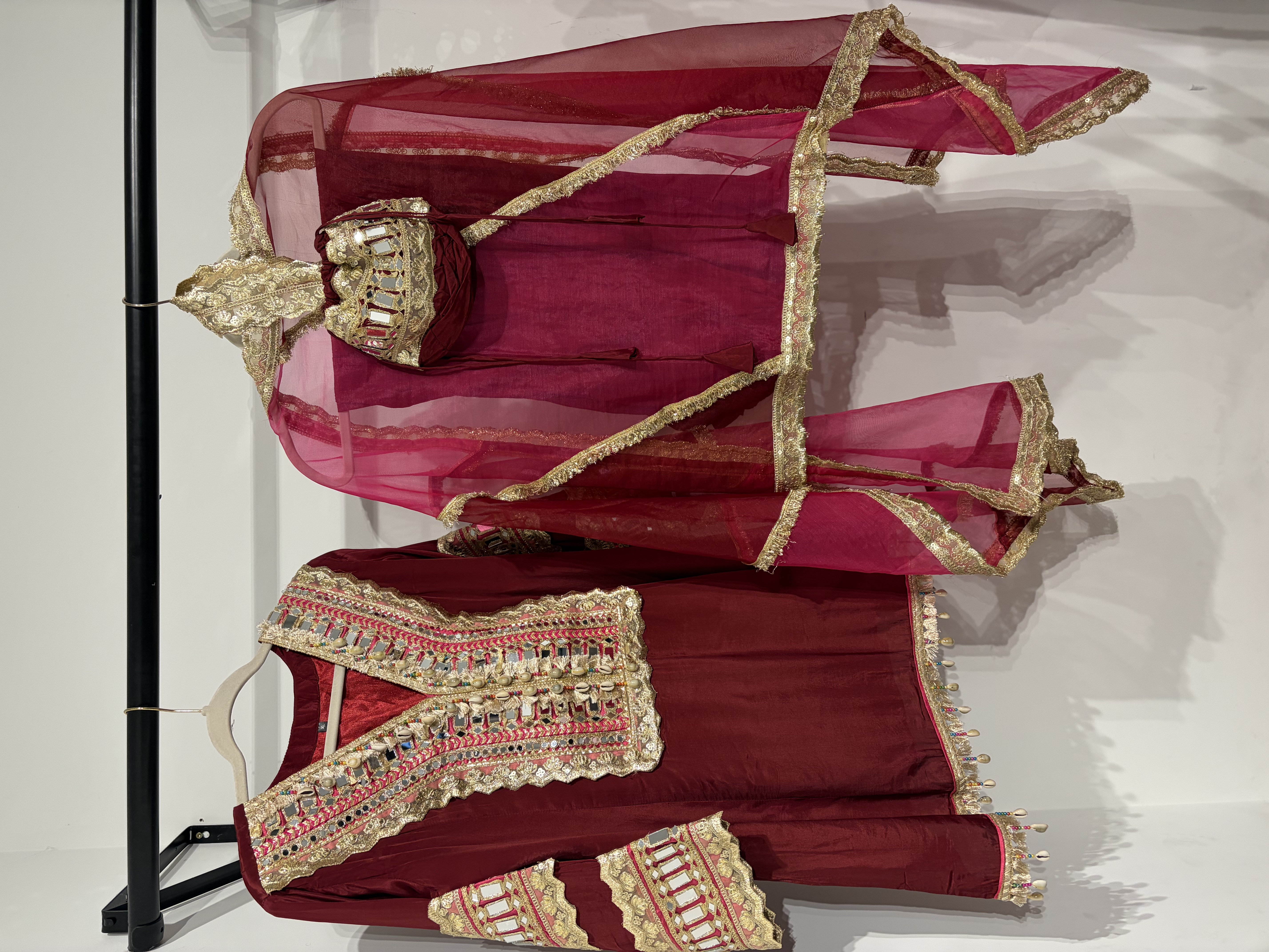 Raya- Mirror maroon short four piece