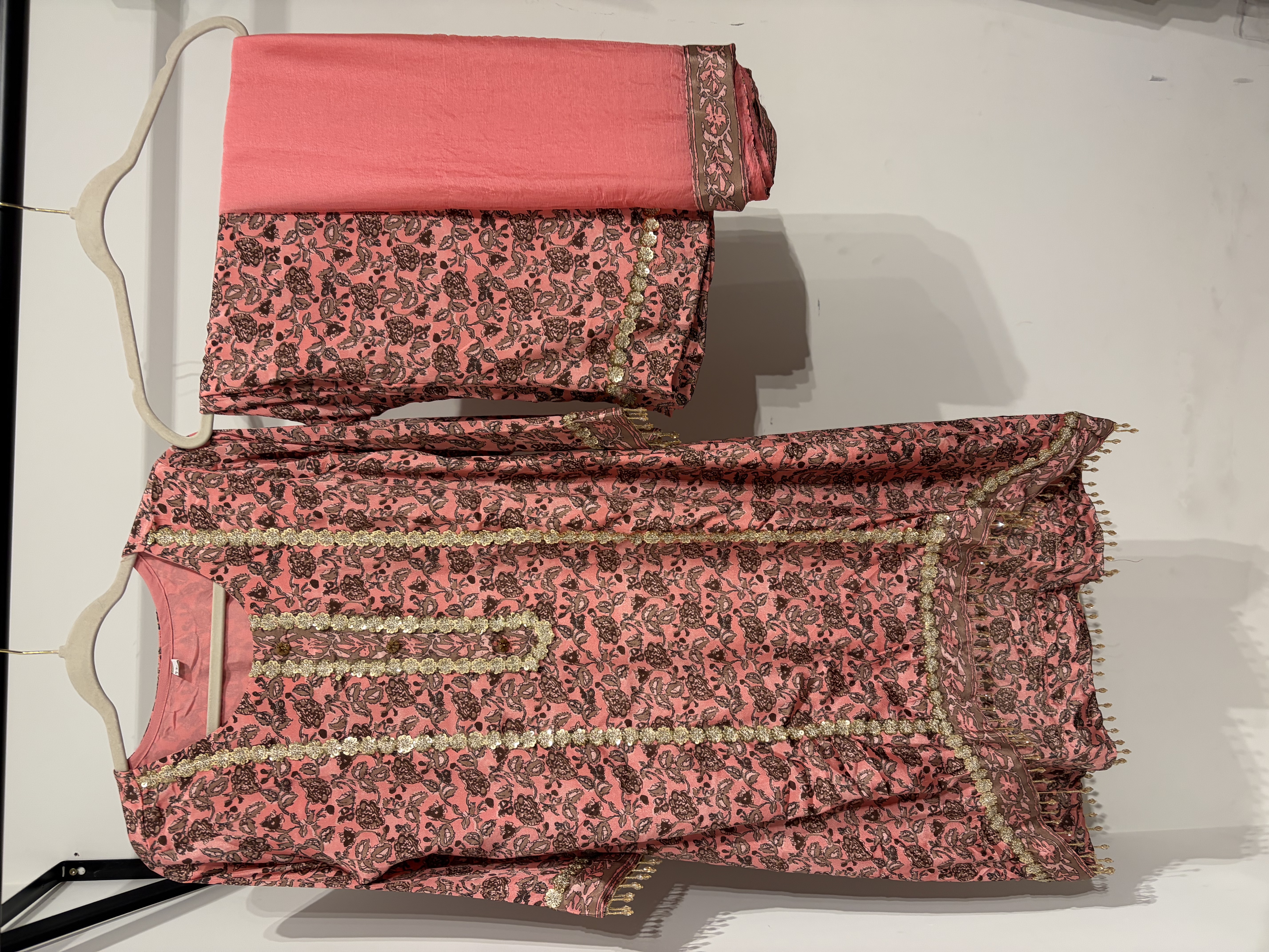 Pure Crepe Hi-Lo 3 Piece