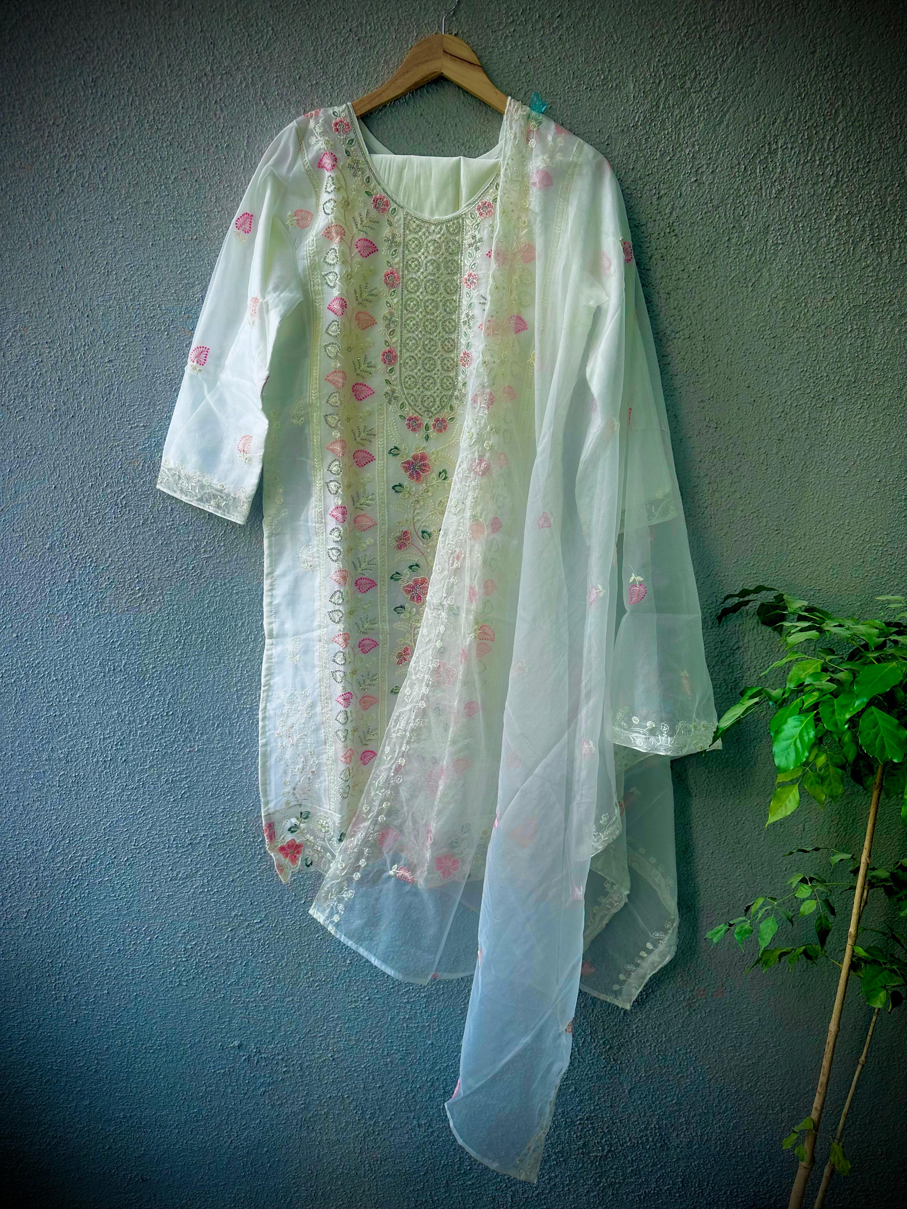 Embroidered White Chiffon Kurta Set