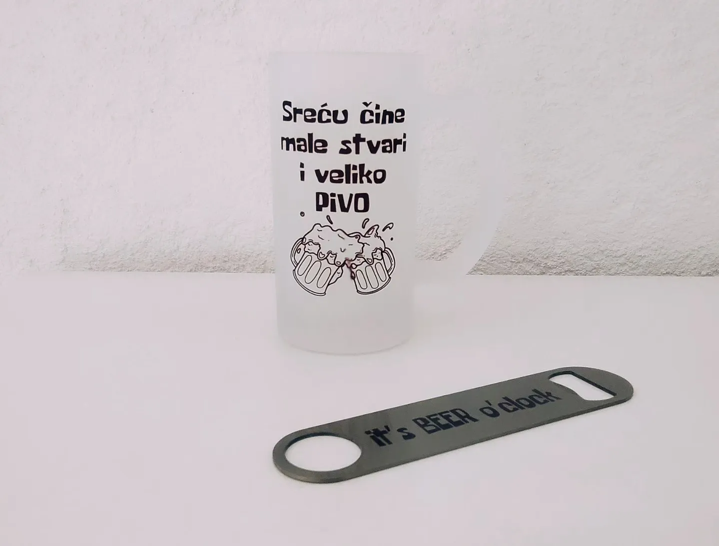 Сет Кригла и отварач Среќу чине мале ствари