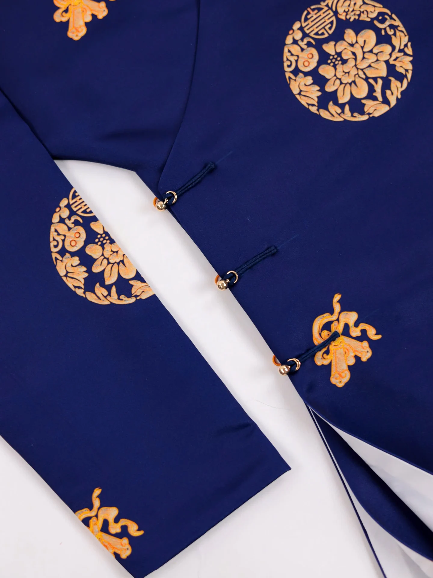 Áo dài ngũ thân Thọ Sen