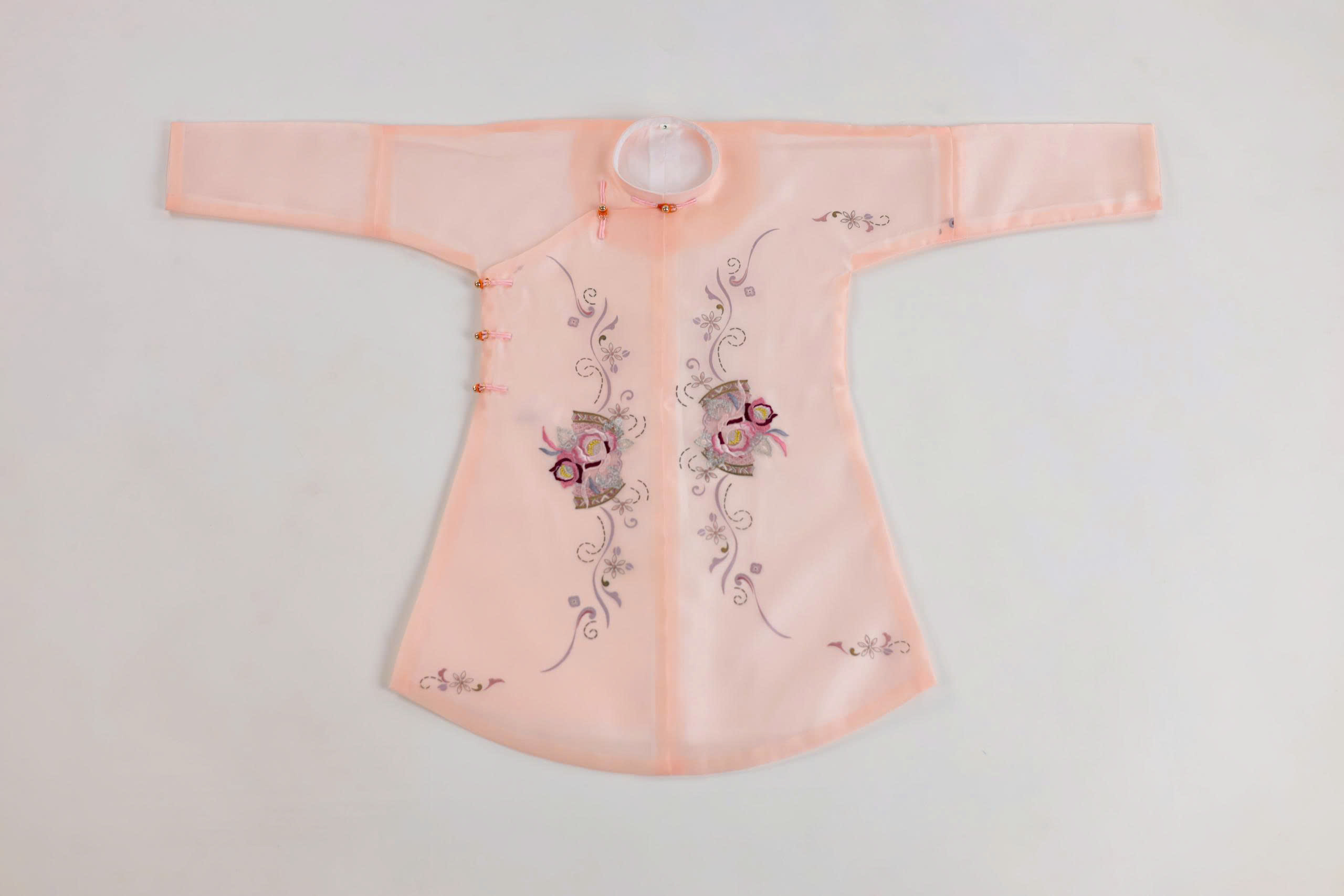 Tơ Tằm Thêu, Cán