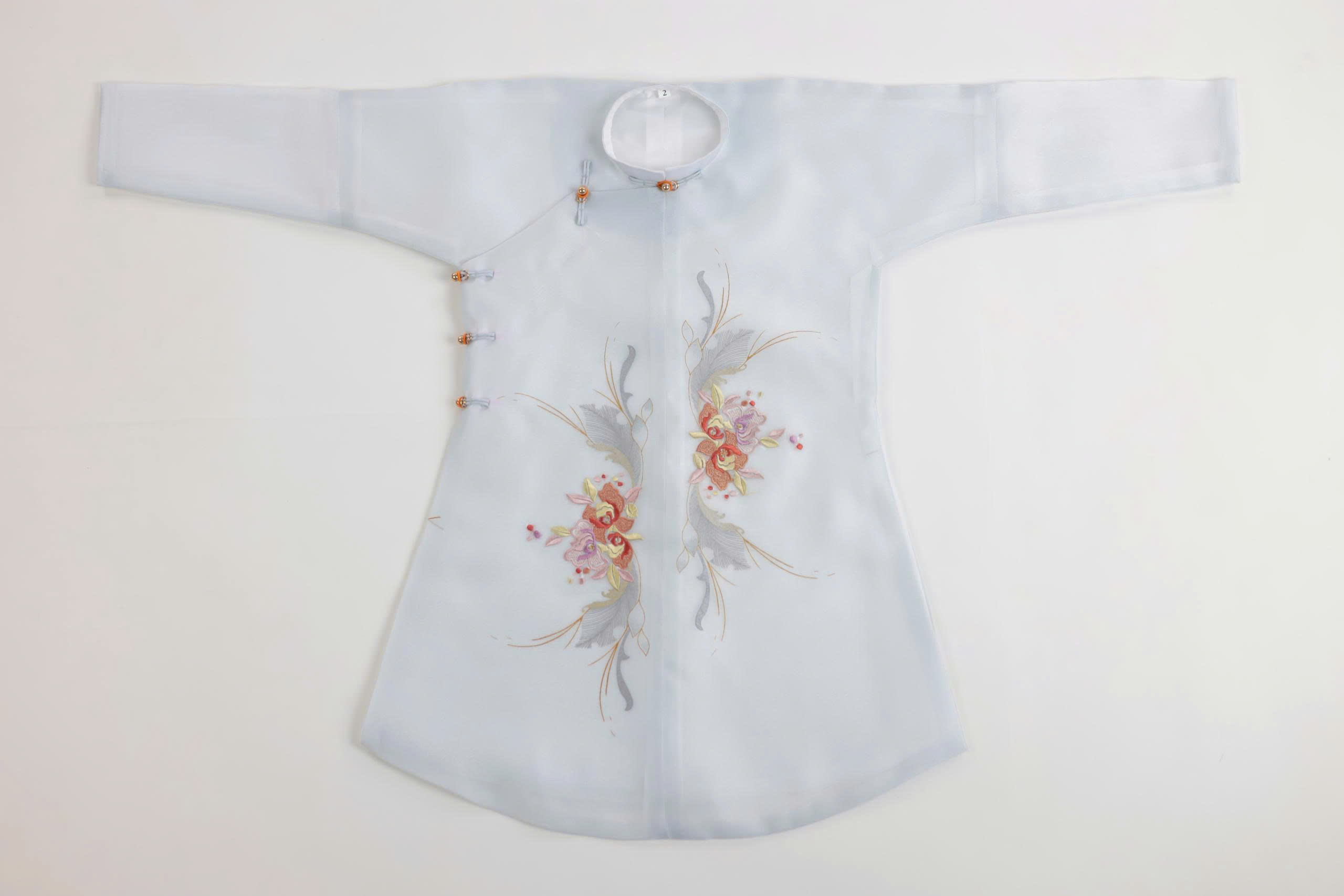 Tơ Tằm Thêu, Cán