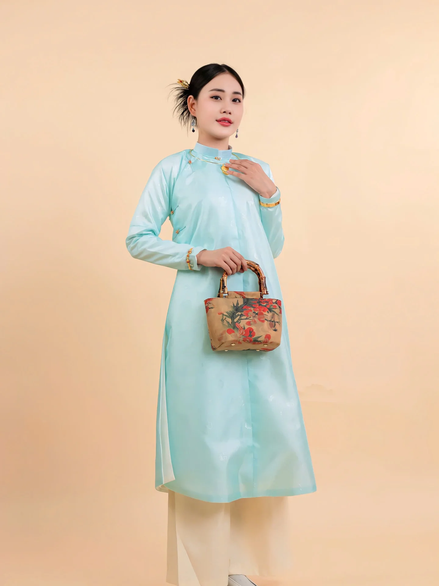 Áo dài ngũ thân Jami