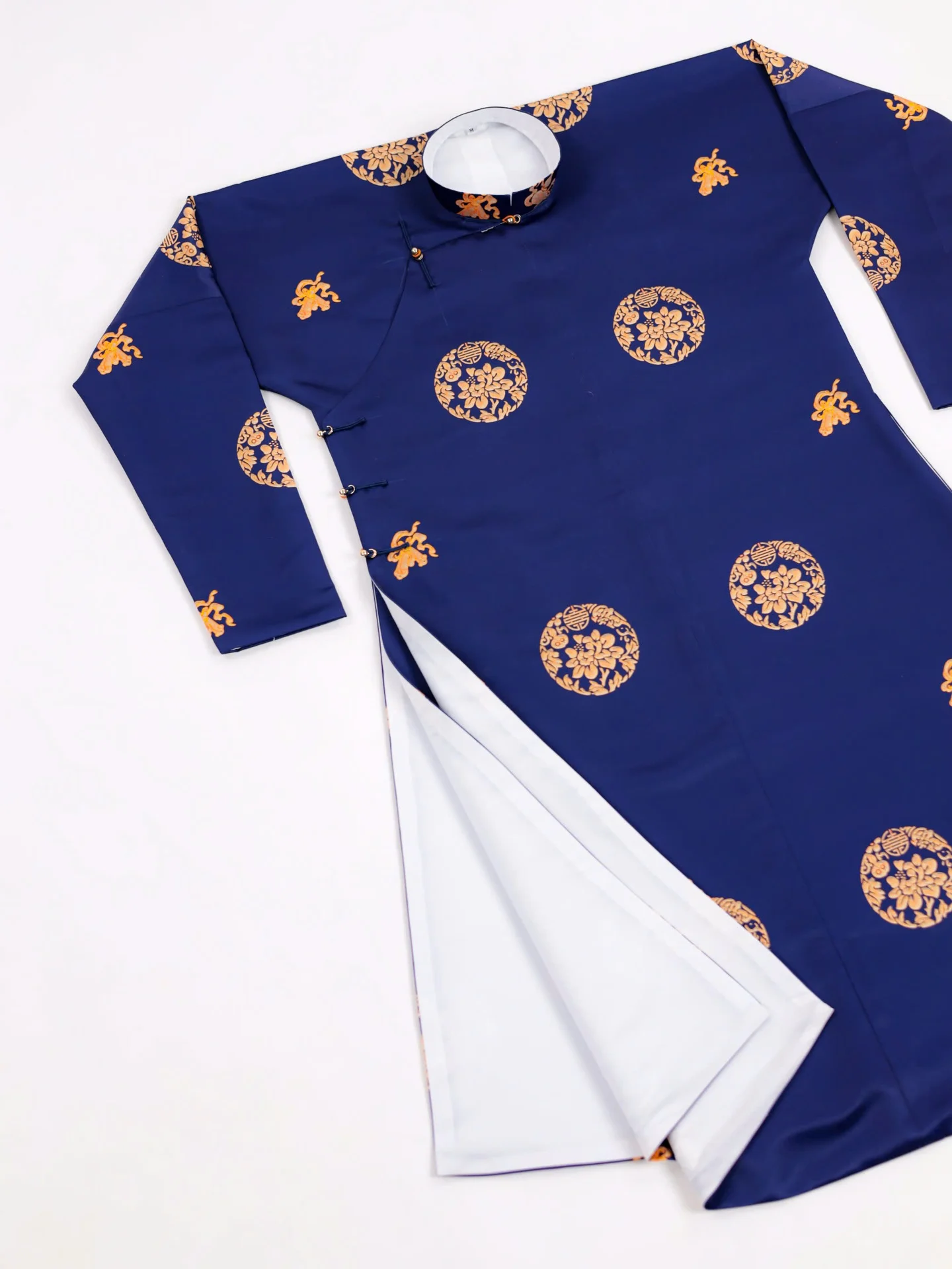 Áo dài ngũ thân Thọ Sen