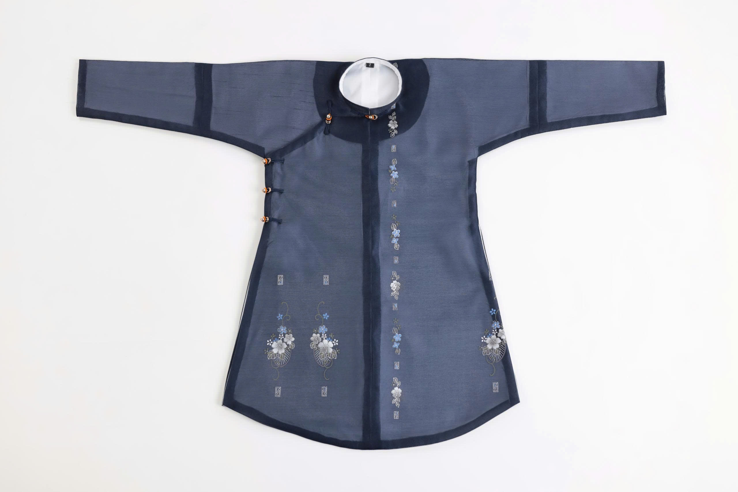 Hoa Nhỏ Thêu, Cán