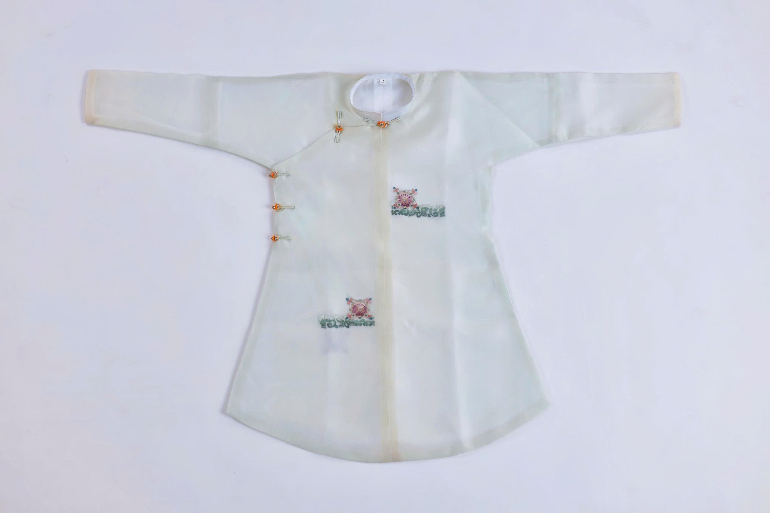 Tơ Tằm Thêu, Cán