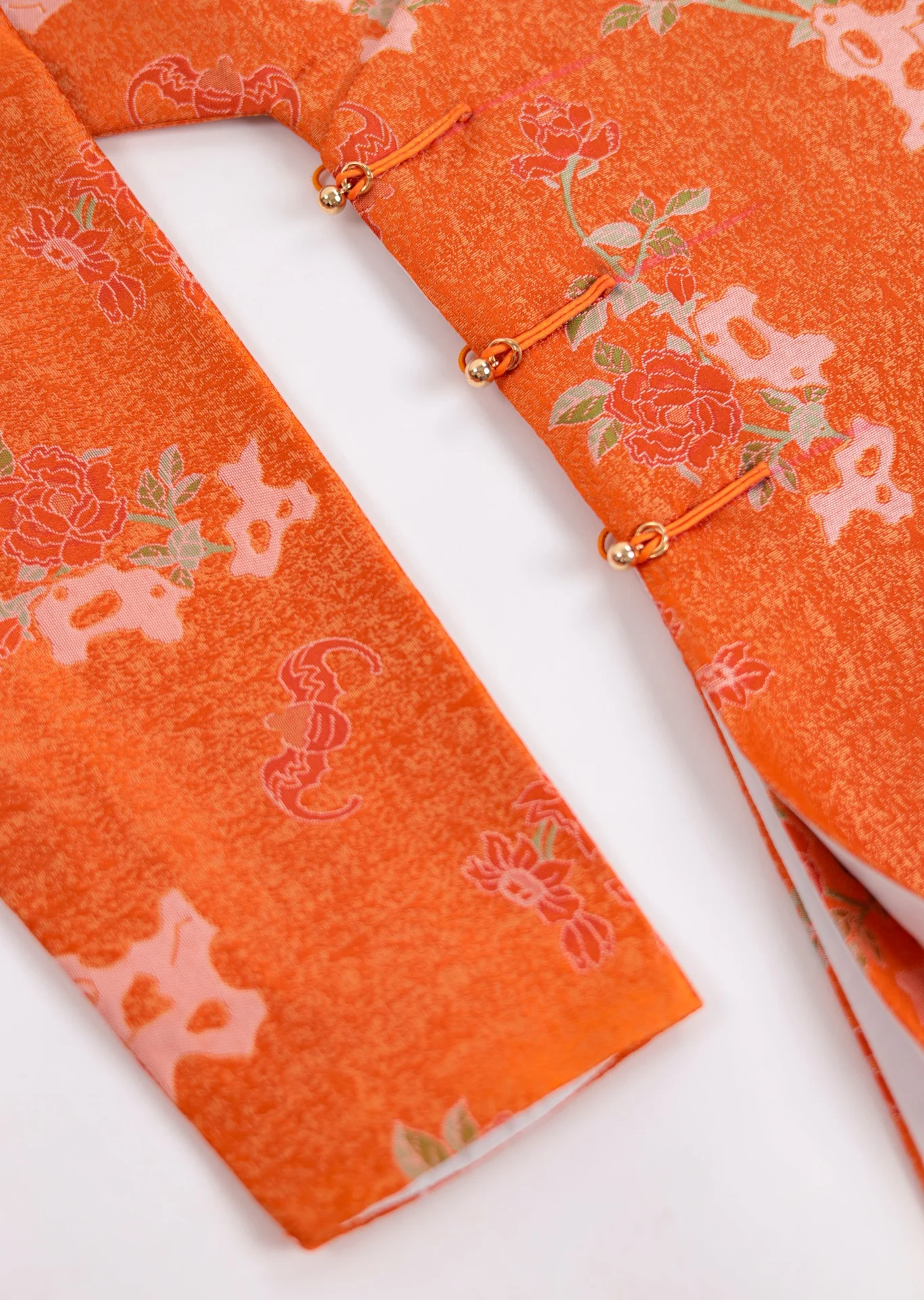 Áo dài ngũ thân Gấm Mẫu Đơn