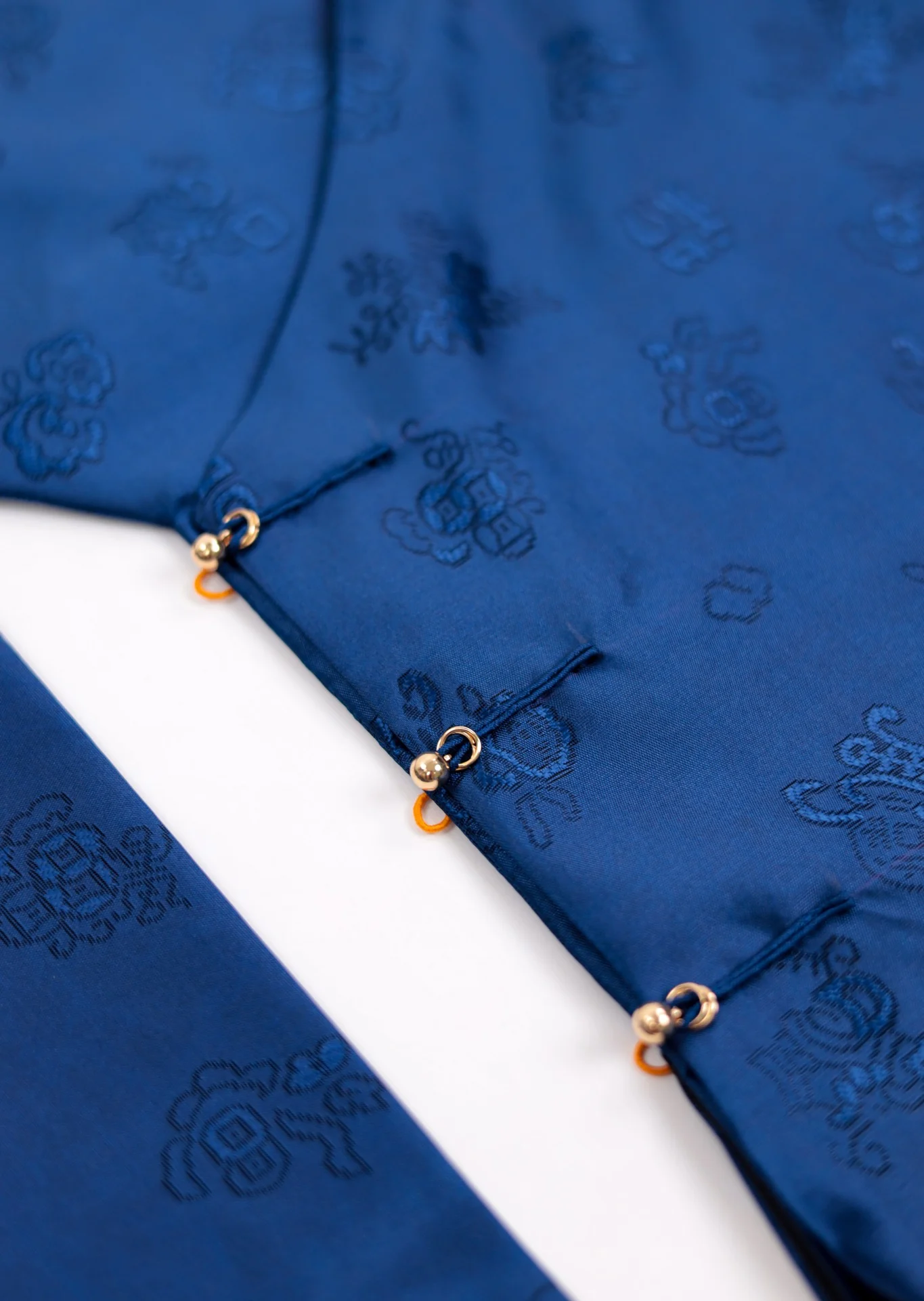 Áo dài ngũ thân Jami