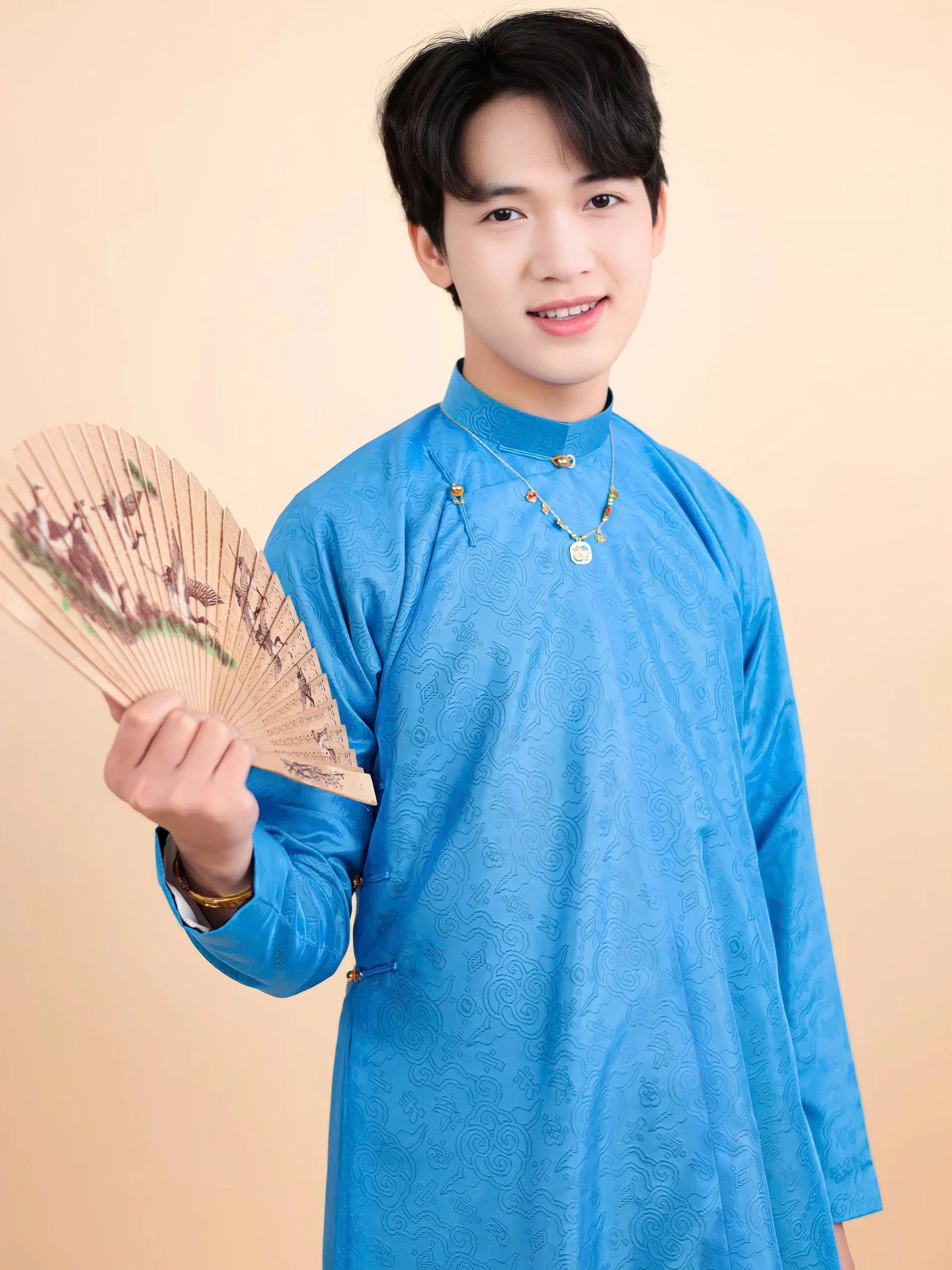 Áo dài ngũ thân Vân Mây