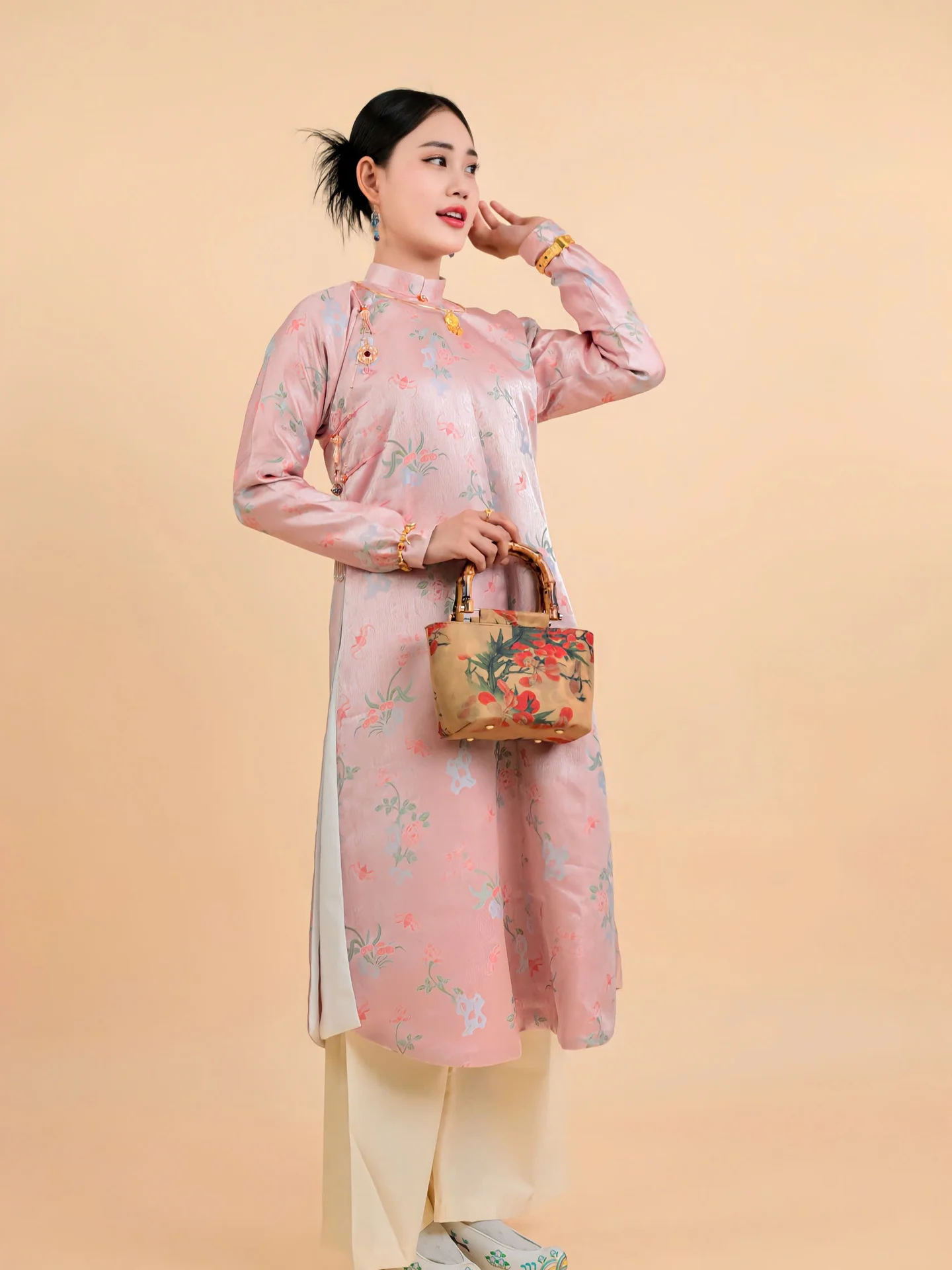 Áo dài ngũ thân Gấm Mẫu Đơn