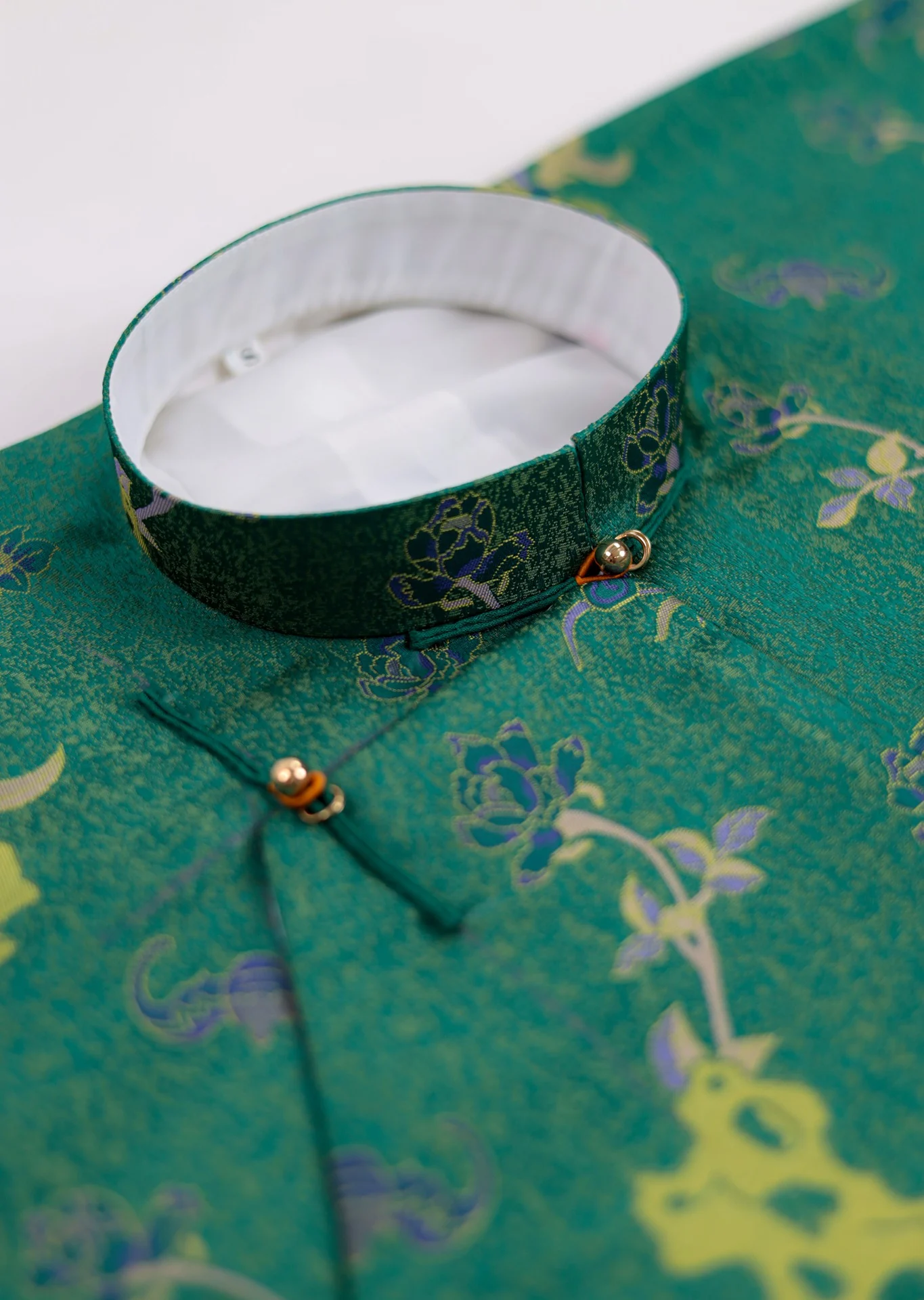 Áo dài ngũ thân Gấm Mẫu Đơn