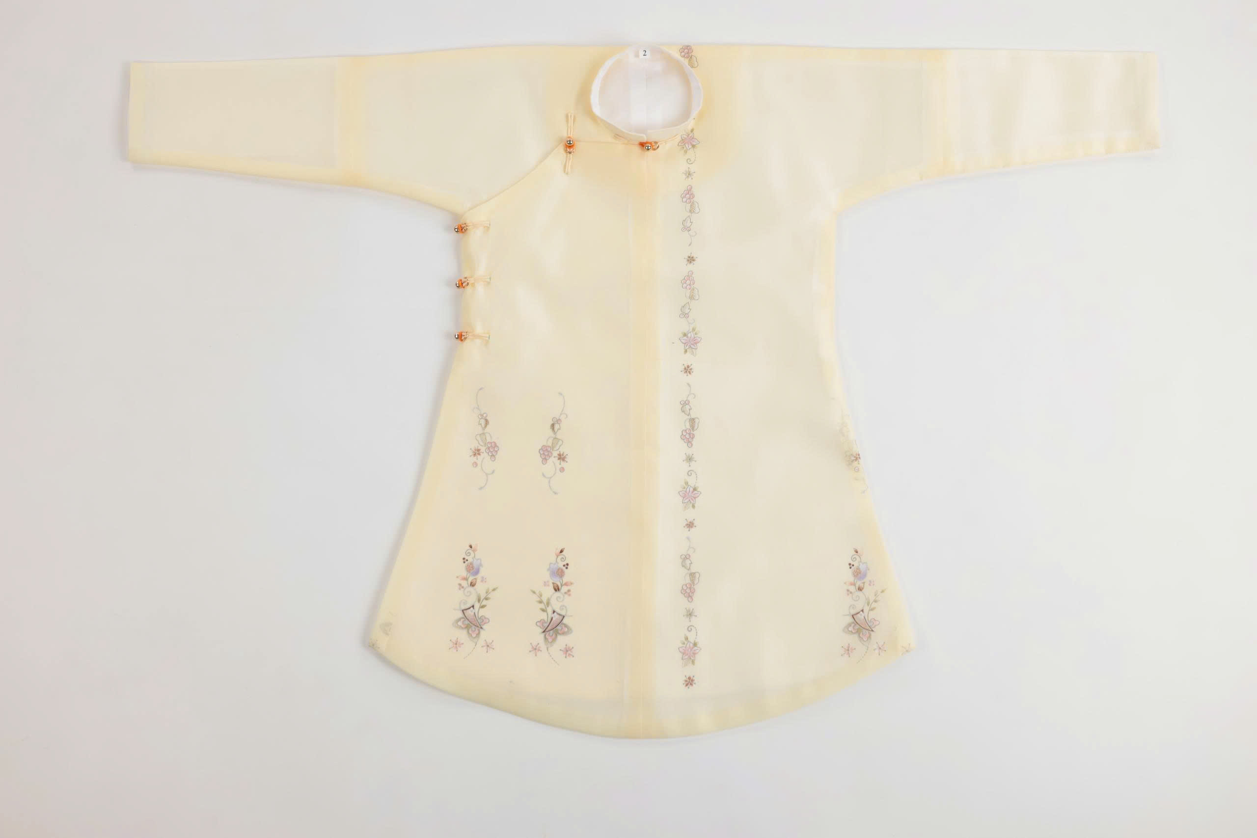 Hoa Nhỏ Thêu, Cán