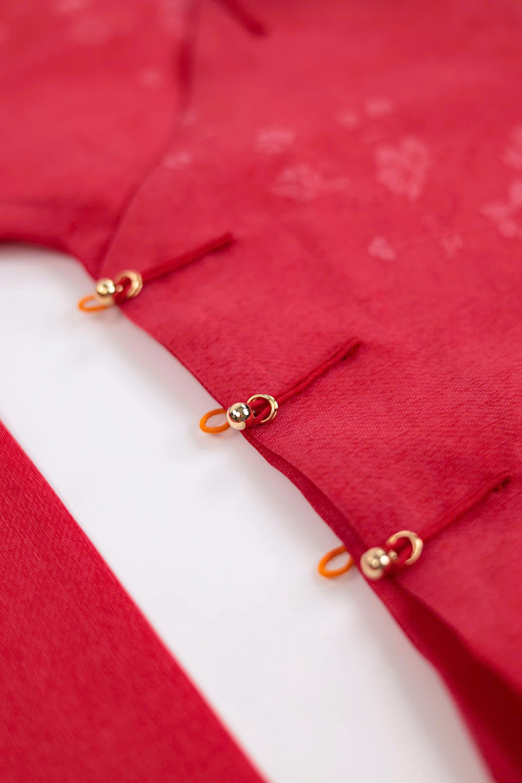 Áo dài Ngũ thân Sa